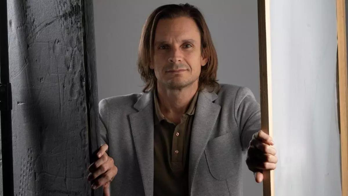 Andrés Villena Oliver, economista y sociólogo: La gente está cada vez más cabreada porque no puede vivir