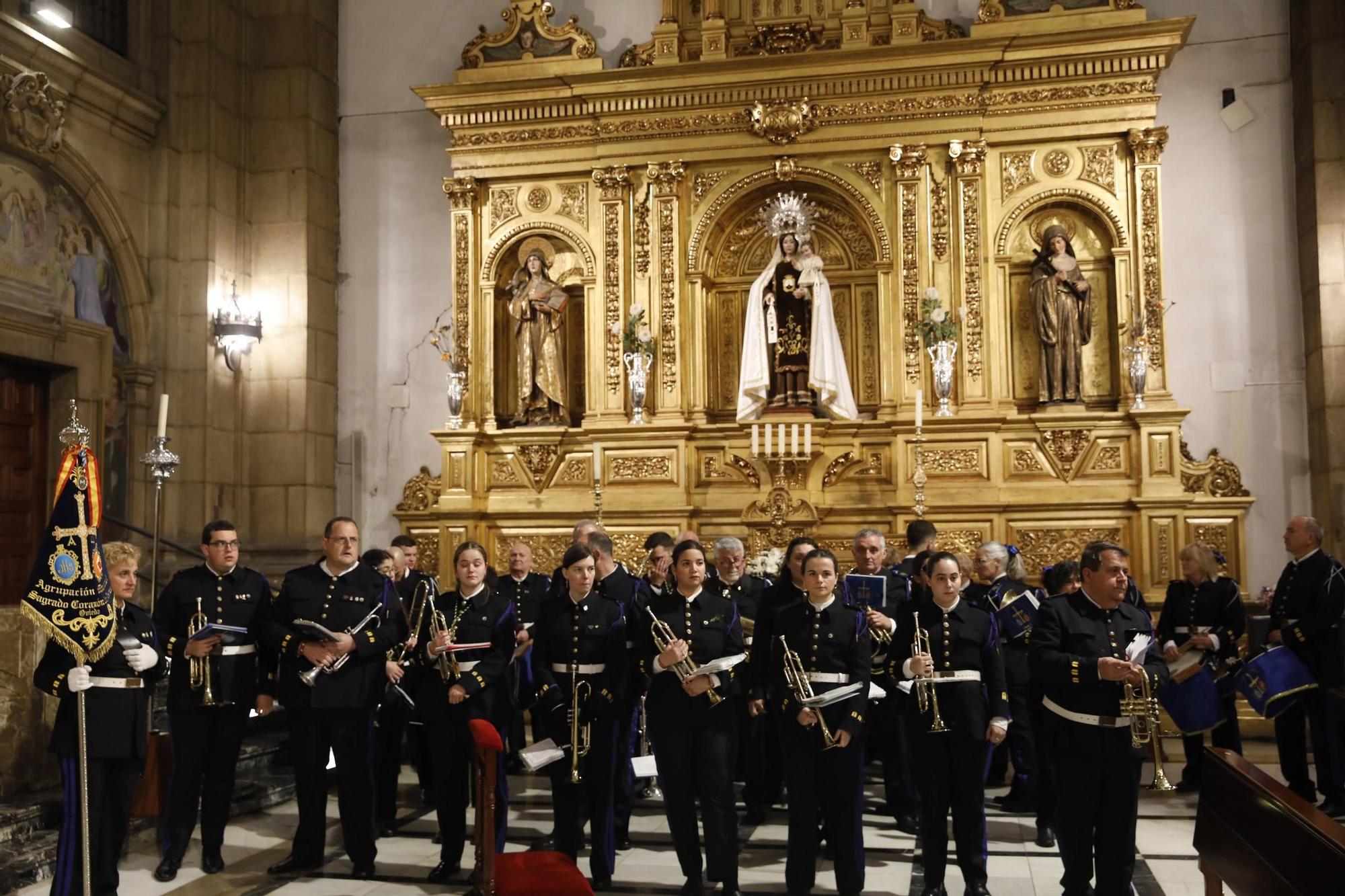 El mal tiempo obliga a suspender la procesión del Encuentro en Gijón