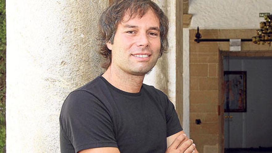 Fotografía de Josep Vicent, ayer en el Claustro del Convento de Santo Domingo.