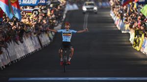 El ciclista belga Remco Evenepoel que se proclamó hoy campeón del mundo de fondo en carretera. EFE/EPA/DEAN LEWINS AUSTRALIA AND NEW ZEALAND OUT