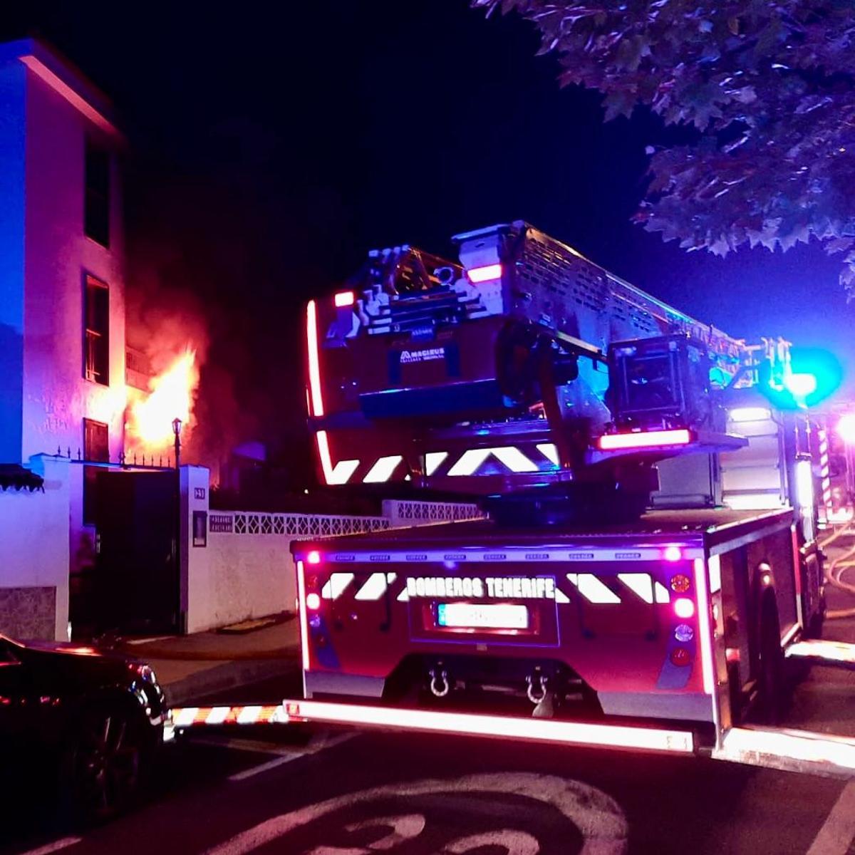 Bomberos en Calle Los Bancales