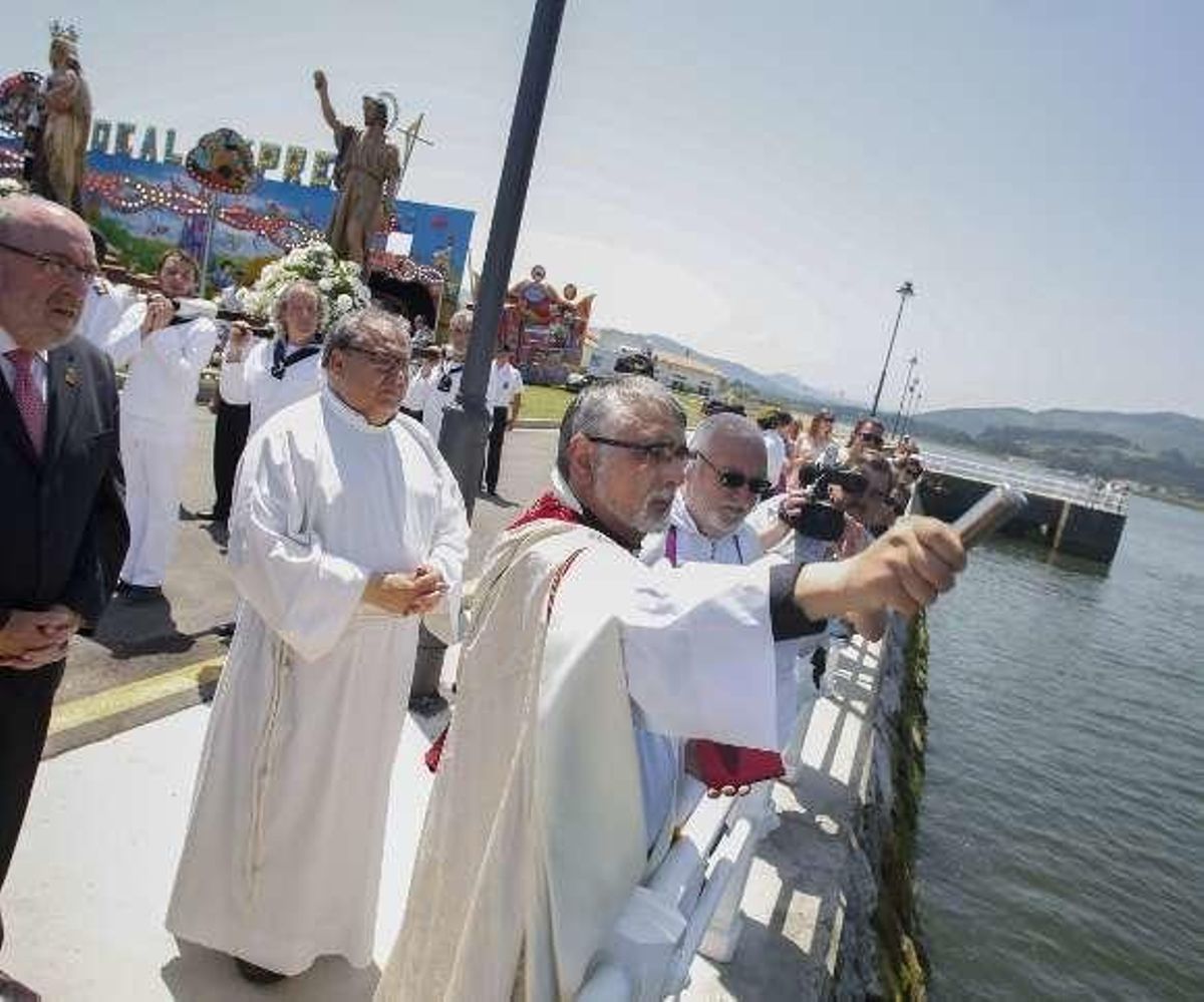 Santos a pleno sol, aguas listas para el baño