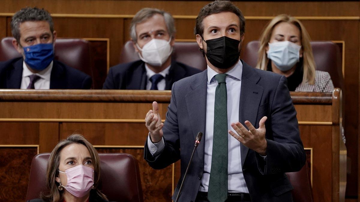 Casado afea que Sánchez no le informe sobre Ucrania y le acusa de sobreactuar