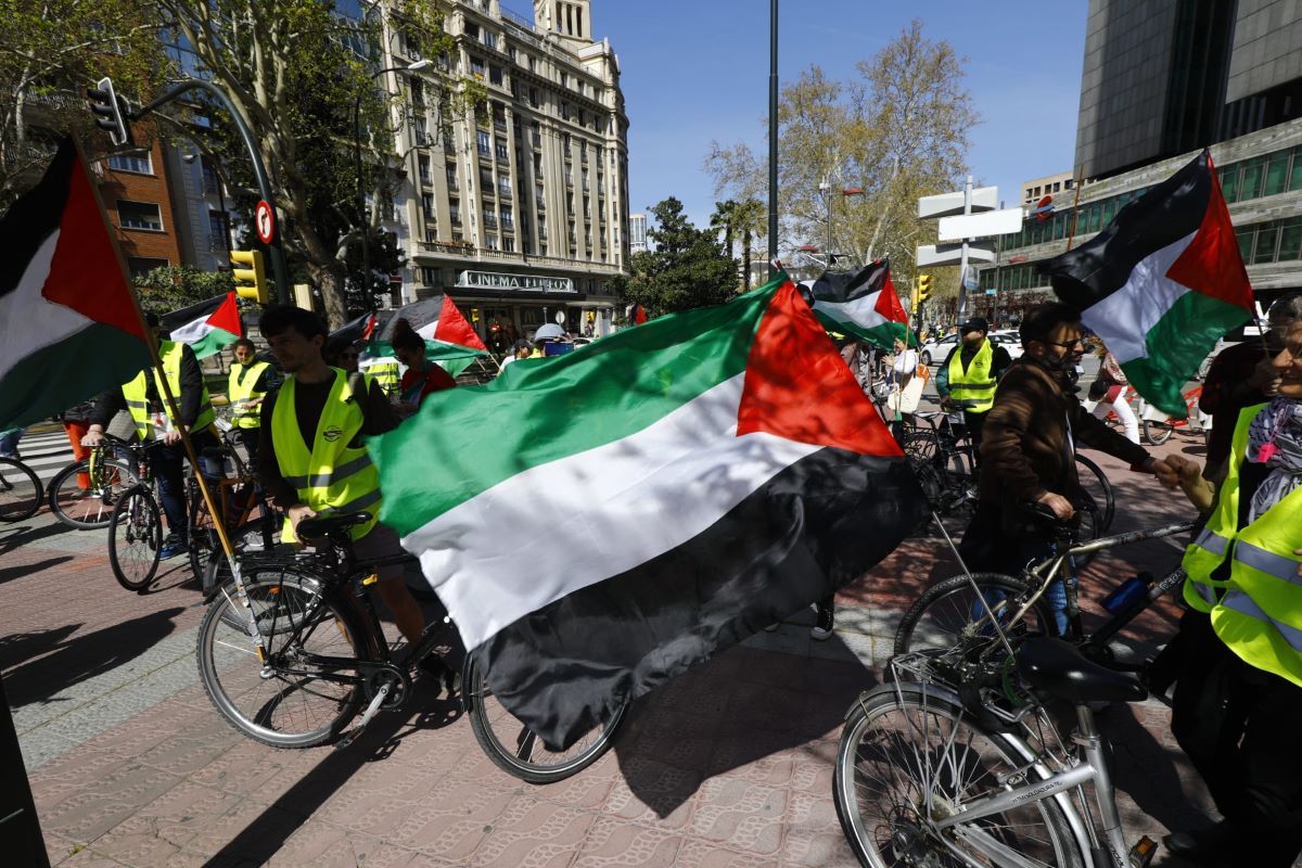 'En Marcha!': bicicletada en Zaragoza en favor de Palestina