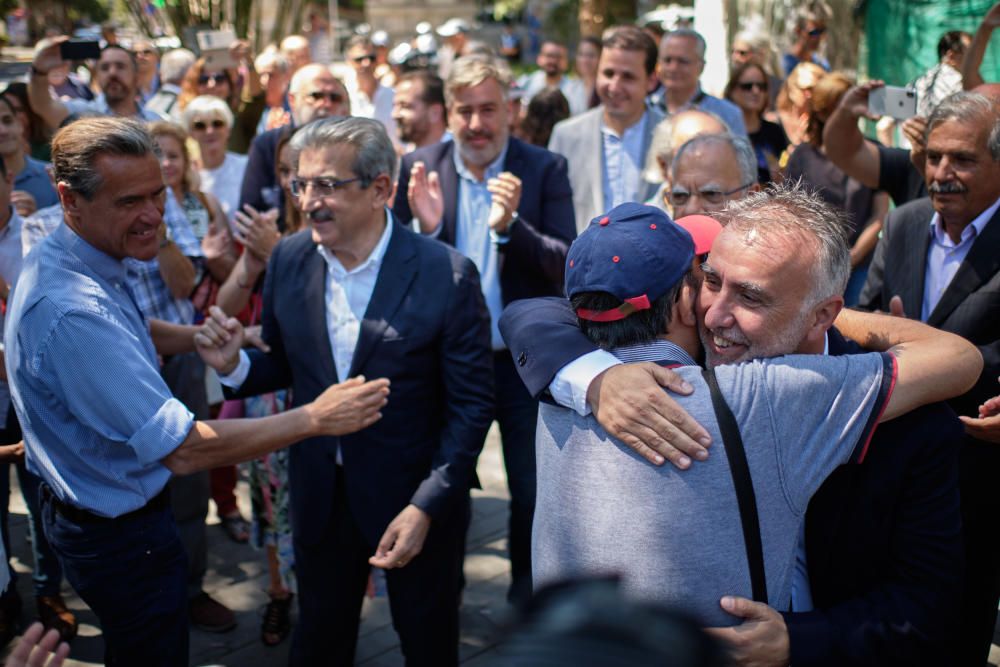 Firma del pacto por el Gobierno de Canarias