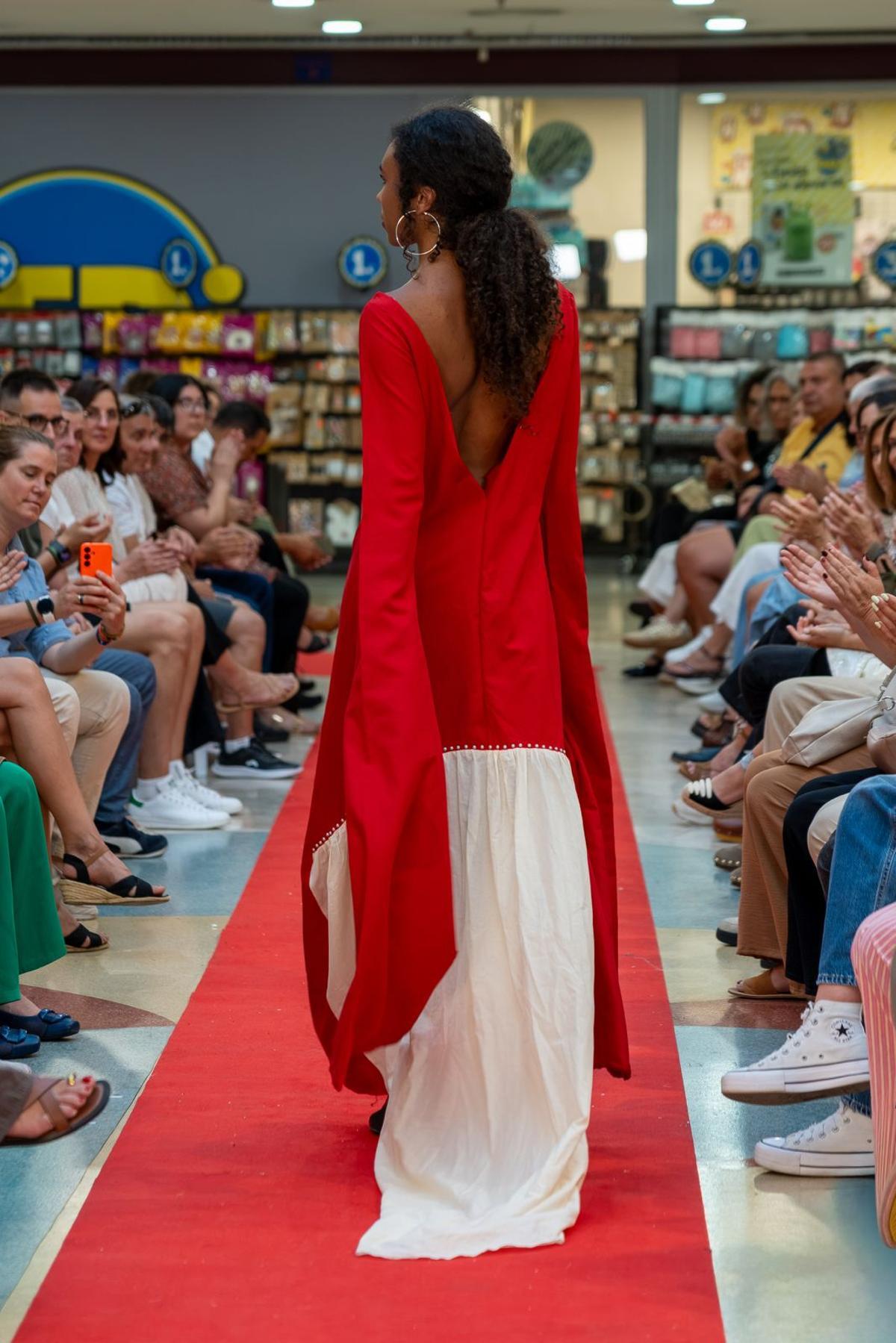 La cantera de diseñadores en Vigo 'cosen' su futuro sobre la pasarela La cantera de diseñadores en Vigo 'cosen' su futuro sobre la pasarela