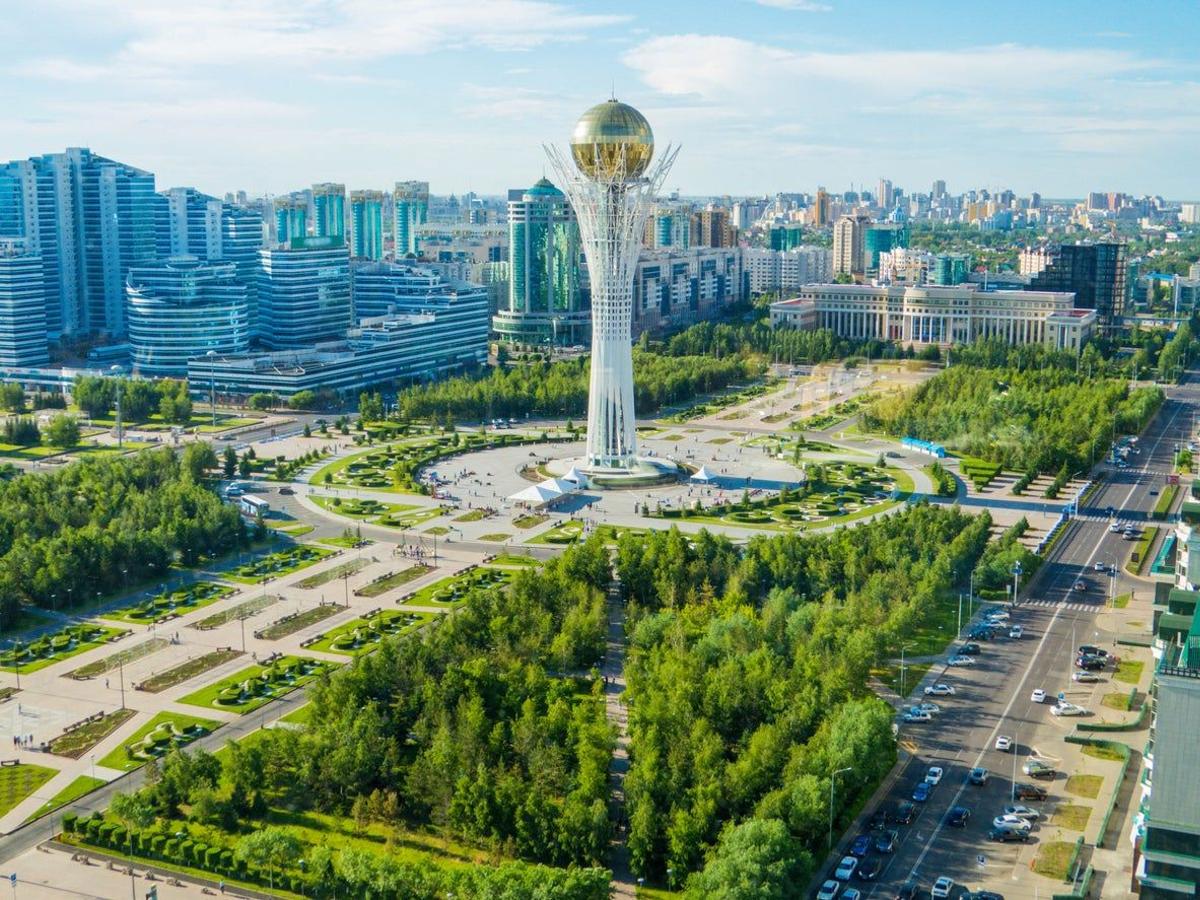 Torre Bayterek, Kazajistan