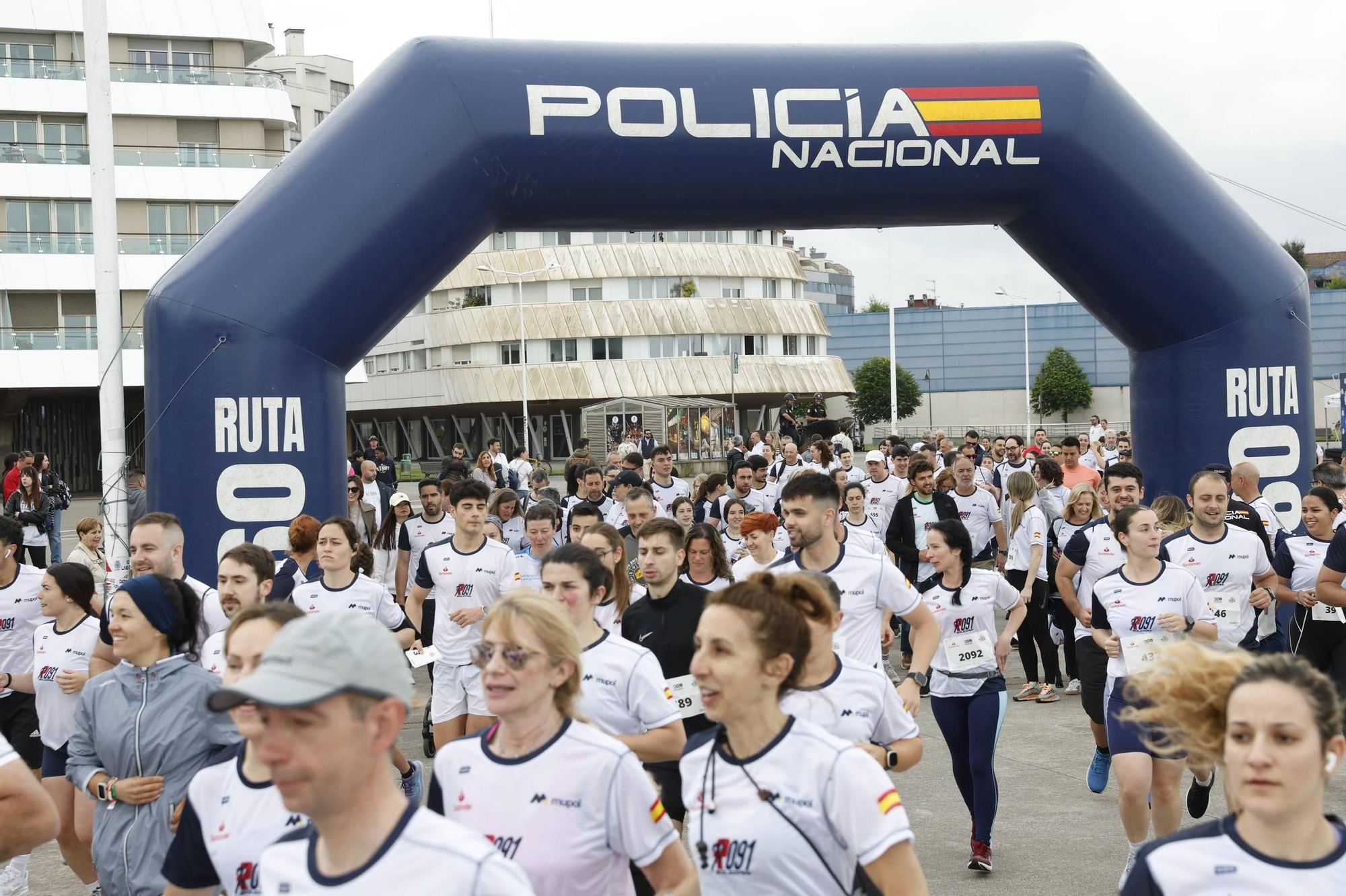 En imágenes: Gijón se vuelca con la "Ruta 091" de la Policía Nacional