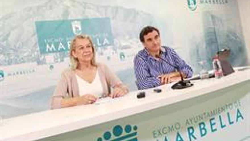 Francisca Caracuel y Félix Romero, ayer en rueda de prensa.