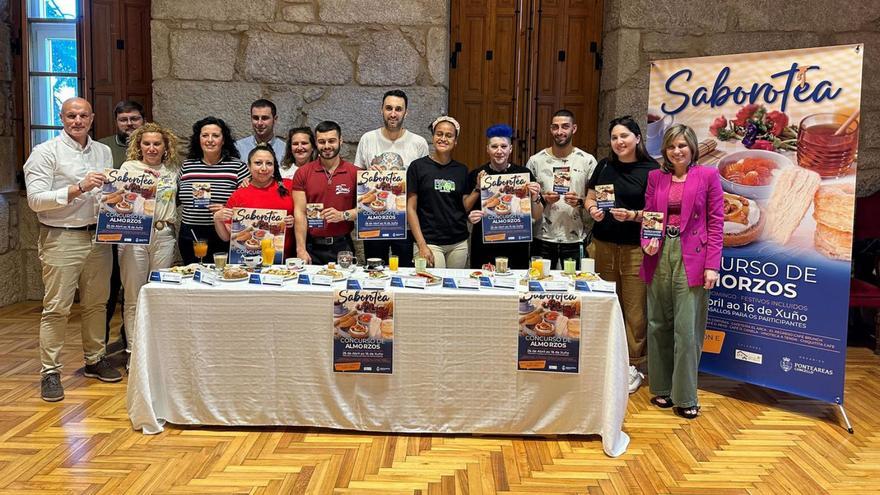 Presentación de Saborotea, con los representantes de los diez locales participantes. |   // ANXO GUTIÉRREZ