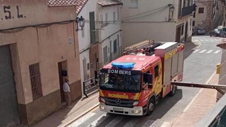 Los bomberos han tenido que actuar en Vall de Almonacid.