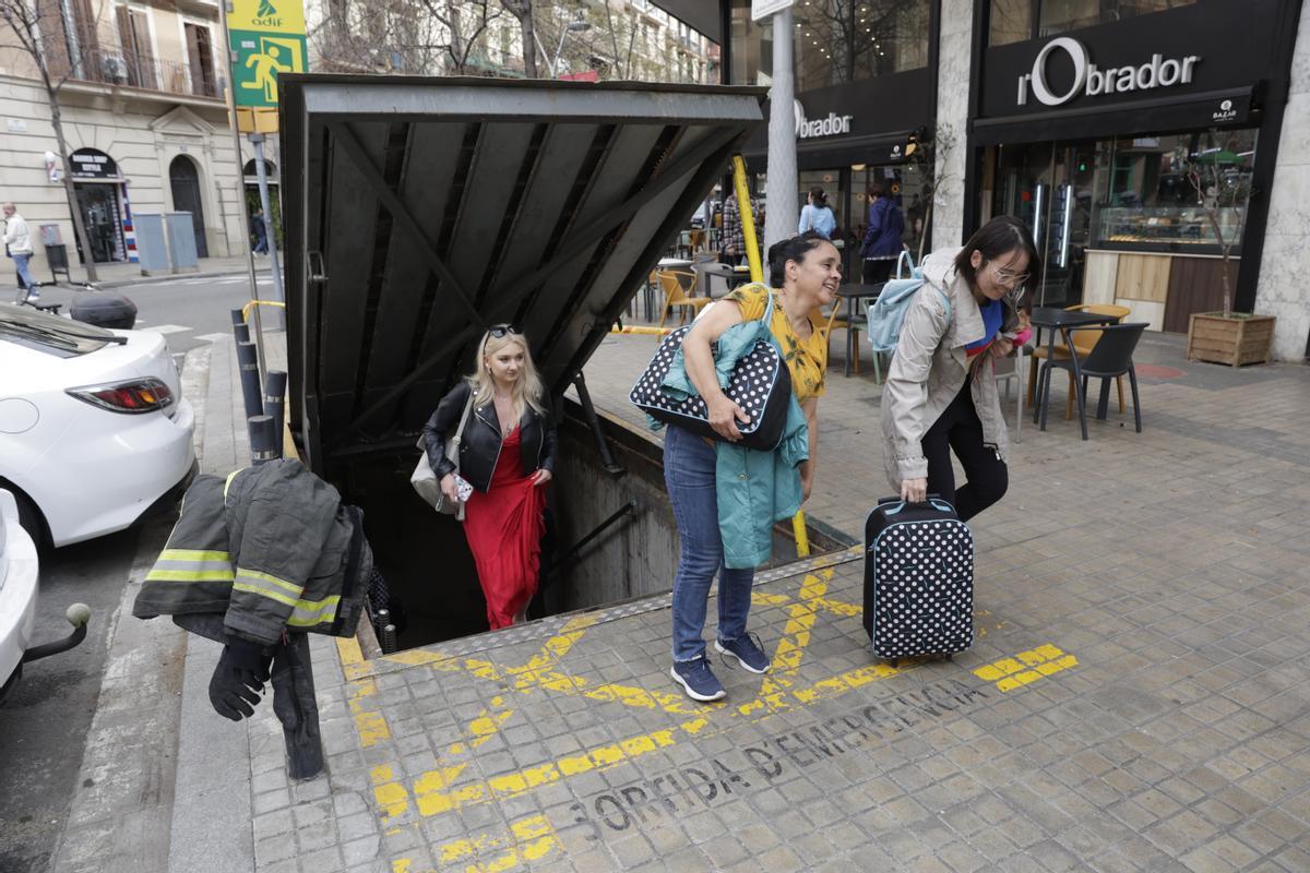 Evacuados 111 pasajeros de un AVE averiado en Barcelona-Sants