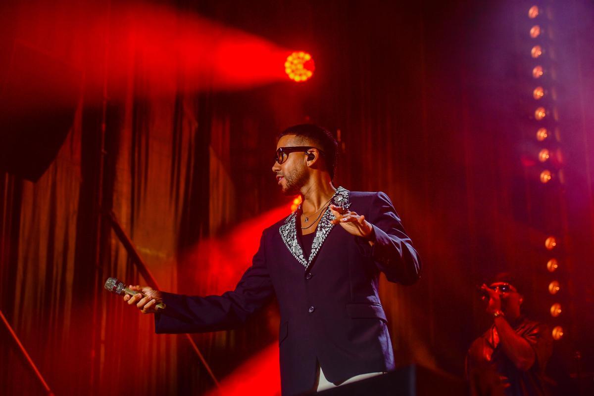 El rey y el príncipe de la bachata enamoraron a 14.000 fans en el muelle de Batería