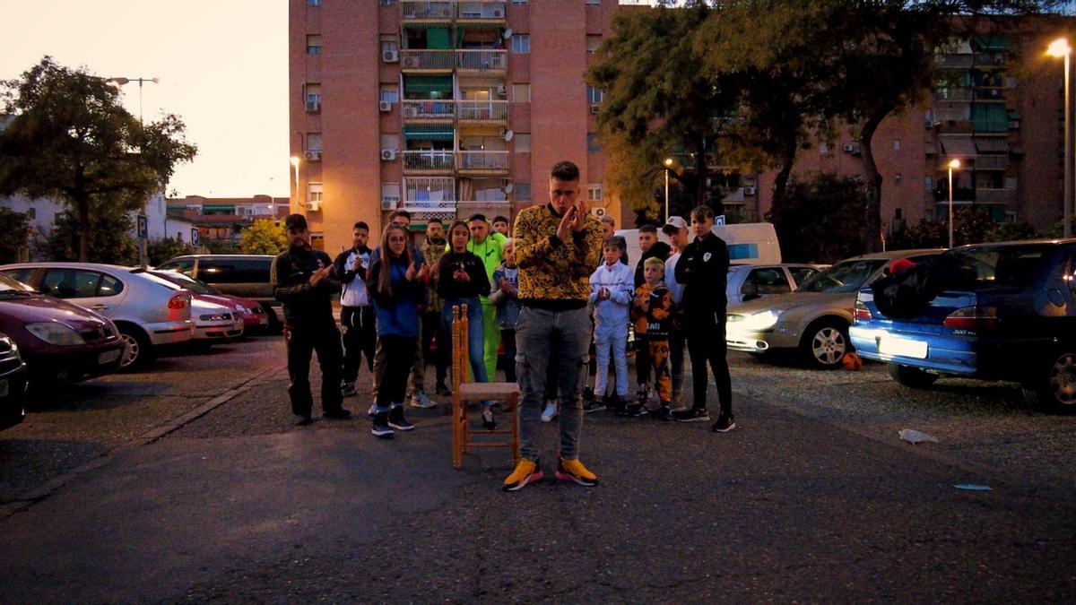 Frathos hace protagonista a la calle Ceuta y a su gente en el videoclip de Trinidad