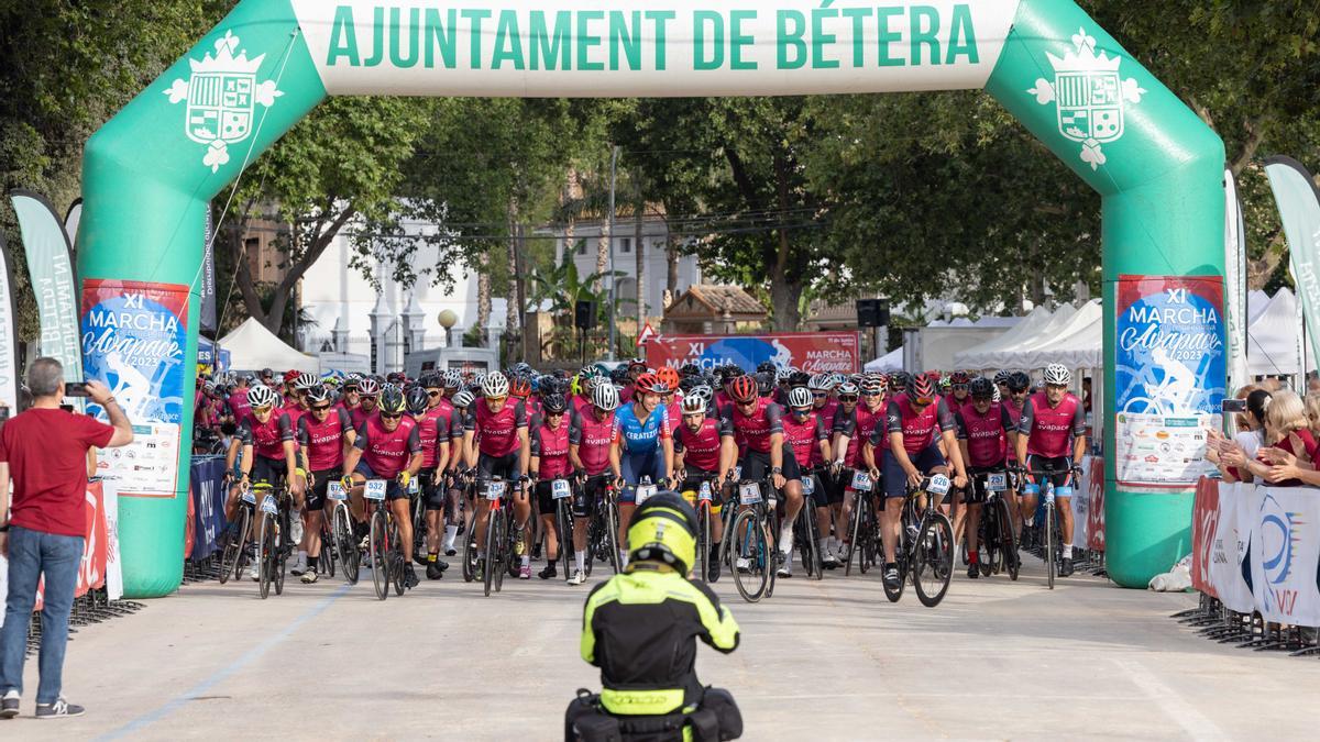 Éxito de participación en la XI marcha cicloturista Avapace en Bétera