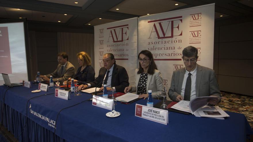 Lorenzo Serrano, Agnès Noguera, Vicente Boluda, Pilar Chorén, directora gerente del IVIE, y José Ramos.