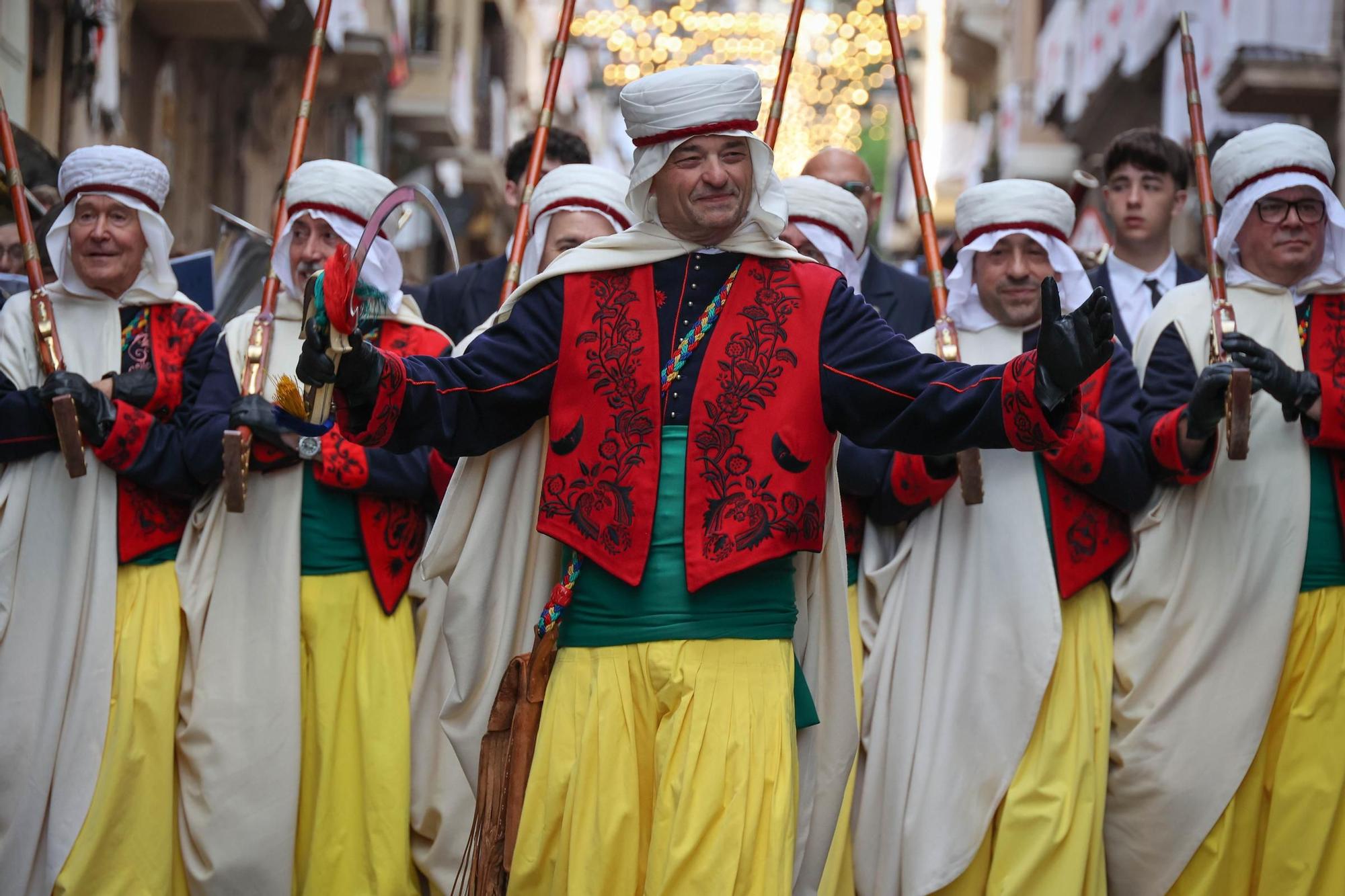 La trilogIa festera de Alcoy despierta con la Diana