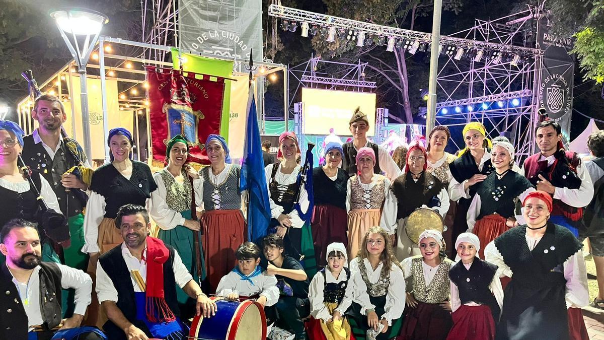 Integrantes del Centro Asturiano de Rosario, en un evento reciente