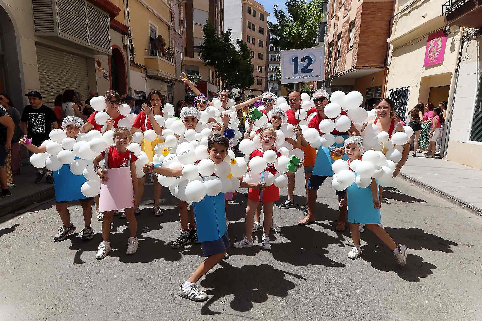 El Grau da inicio a las fiestas de Sant Pere con pólvora, bous y música