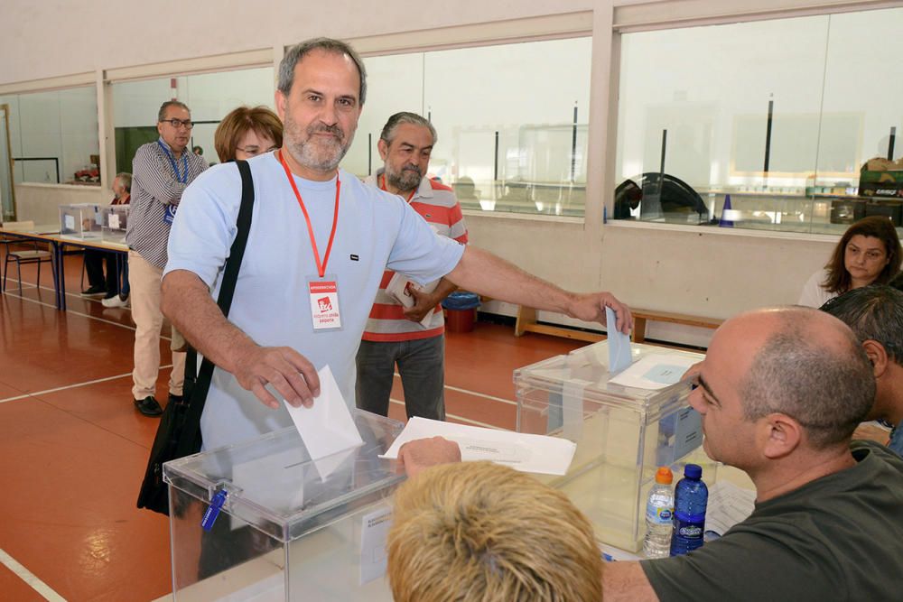 Alberto Torralba (EU) vota en Paiporta.