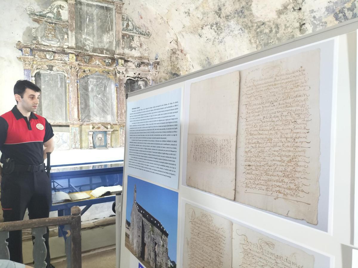 Tapia muestra una exposición histórica: los manucristos de la creación de la Cofradía del Carmen, hace 400 años