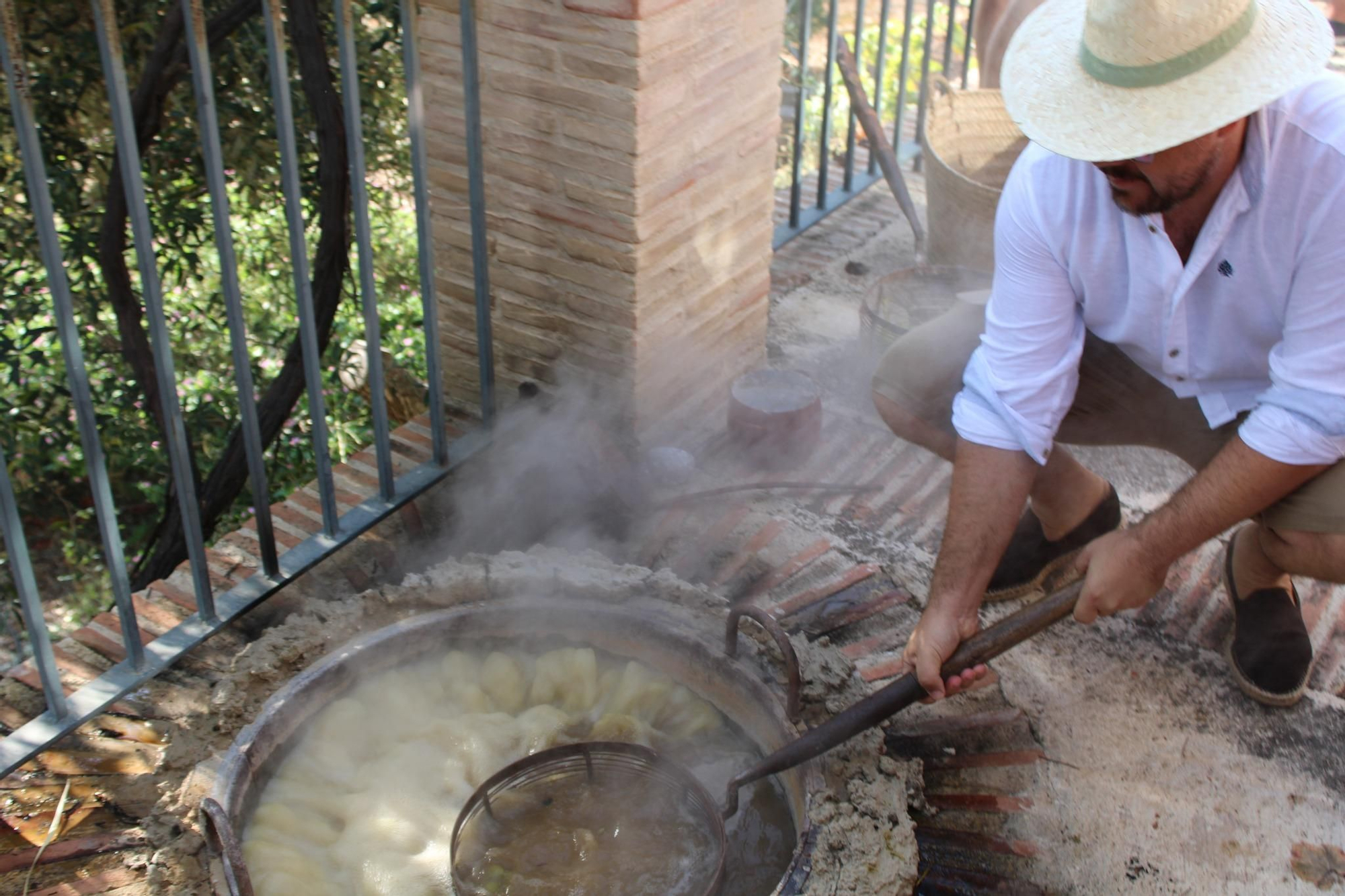 Ròtova reviu l’escaldà del raïm: Una jornada de festa i tradició