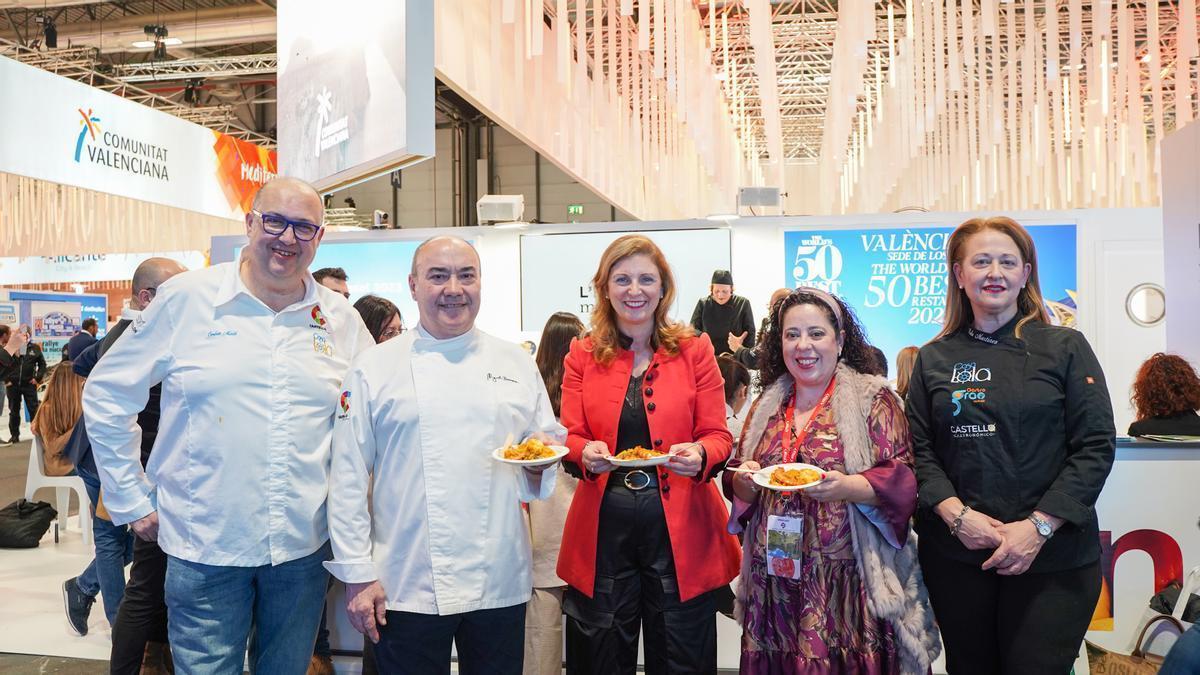 L'alcaldesa Amparo Marco en el 'showcooking' Arrocito de Castelló.