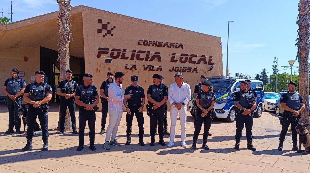 El alcalde y el edil de Seguridad con la nueva unidad