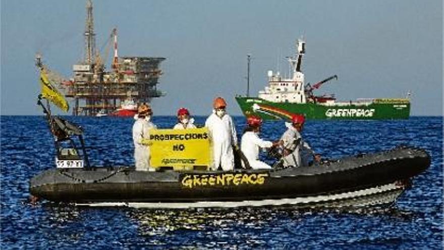 Protestes de Greenpeace per prospeccions de Repsol