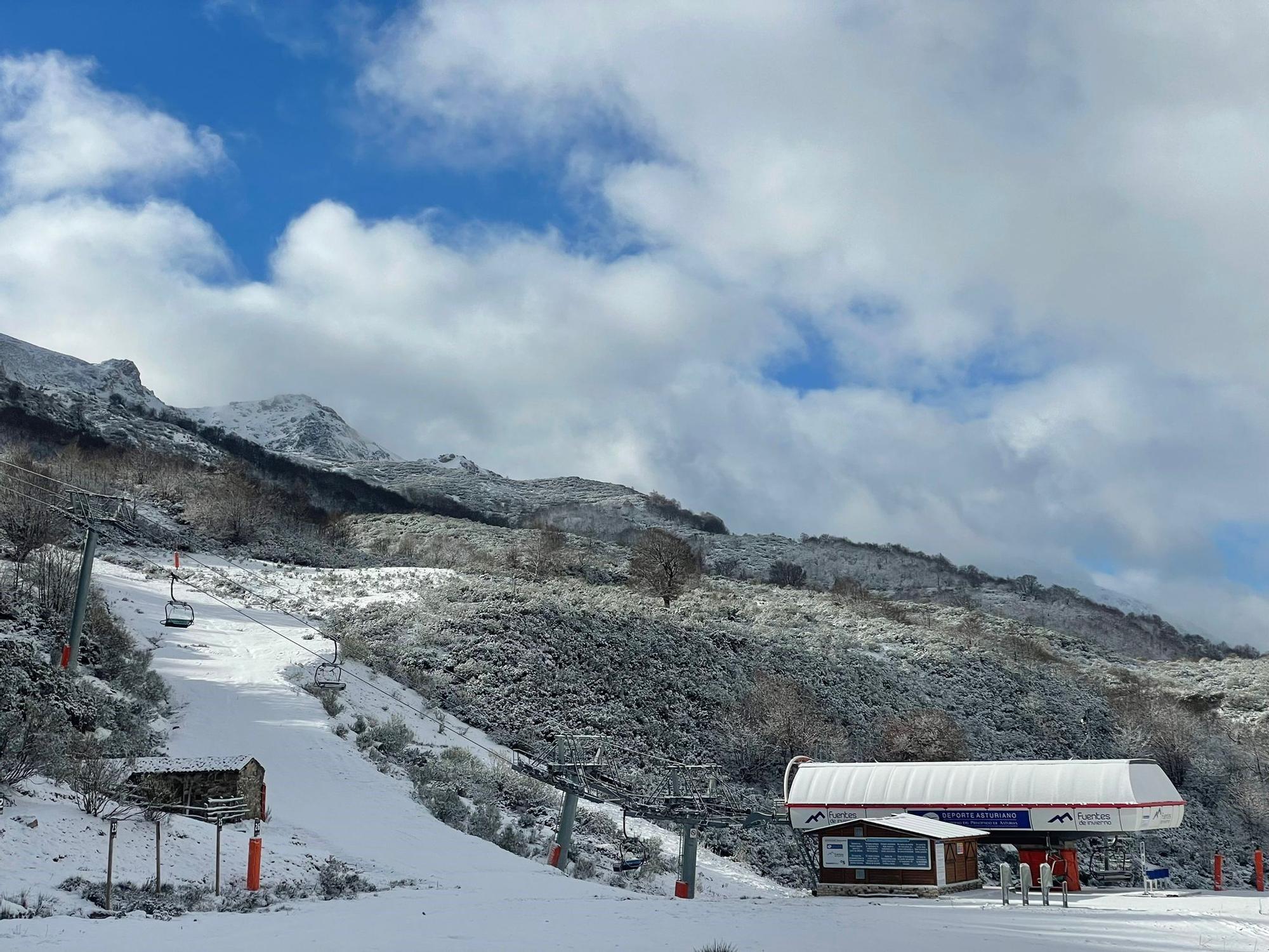 Valgrande-Pajares y Fuentes de Invierno reciben las primeras nieves