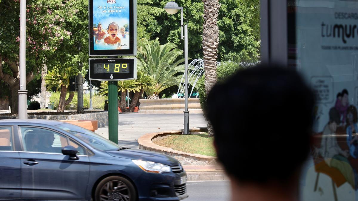 La Región se prepara para su jornada más extrema del verano con hasta 44 grados, alerta roja y tormentas con granizo