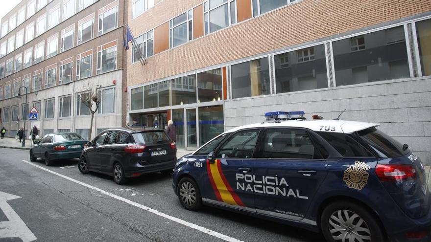 Policía Nacional en Avilés.