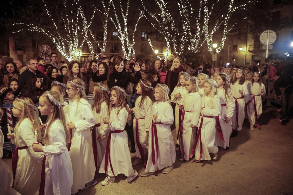 El coro sueco canta a Santa Lucía