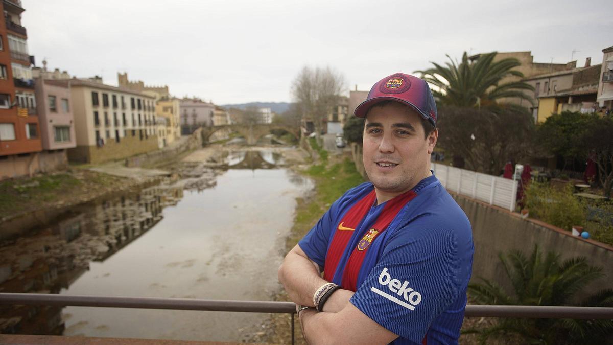 Dani Juan, socio del Barça, en la Bisbal d'Empordà.