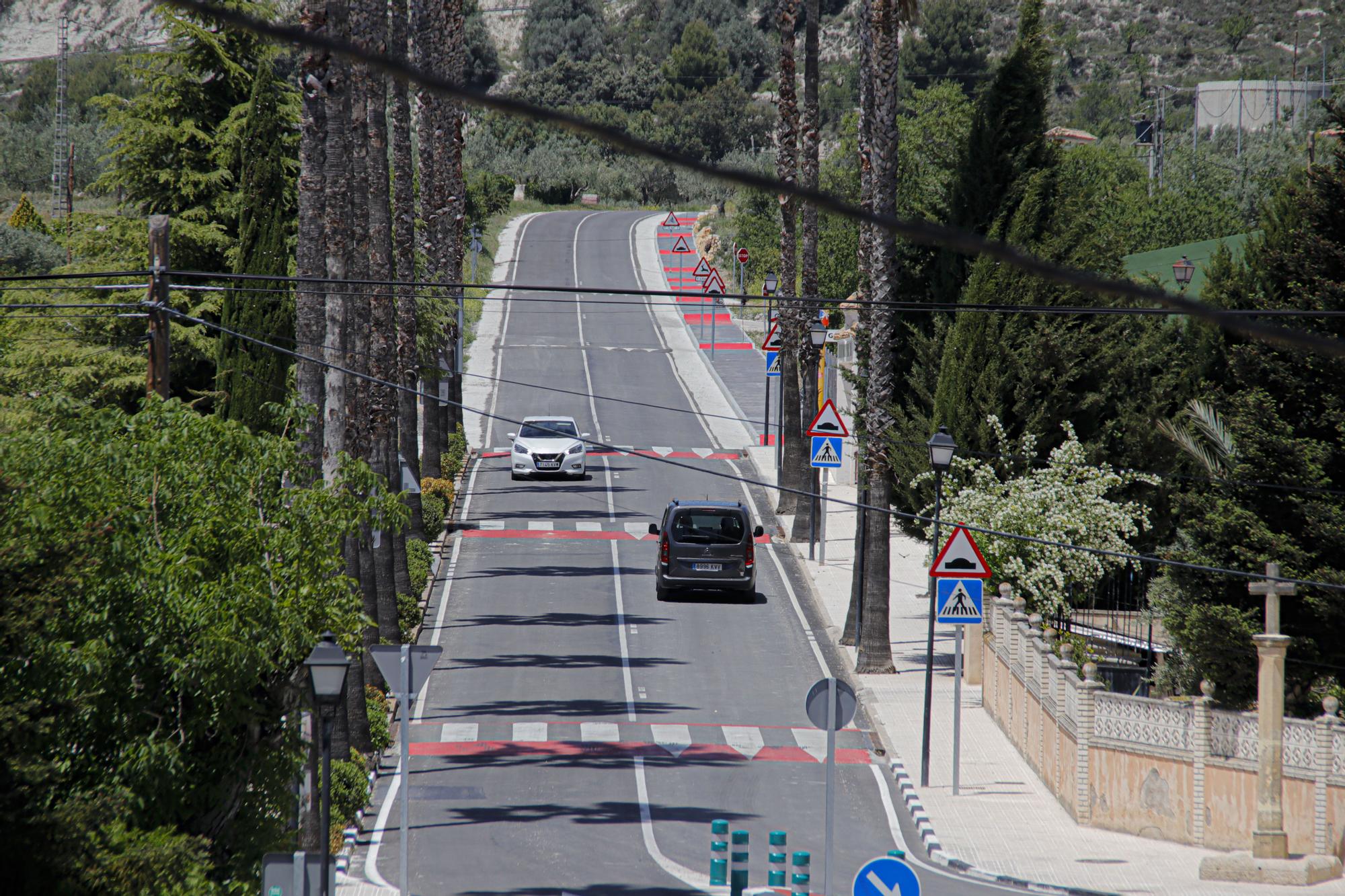 Obras Públicas renueva la travesía de Gorga para dar más seguridad a vehículos y peatones