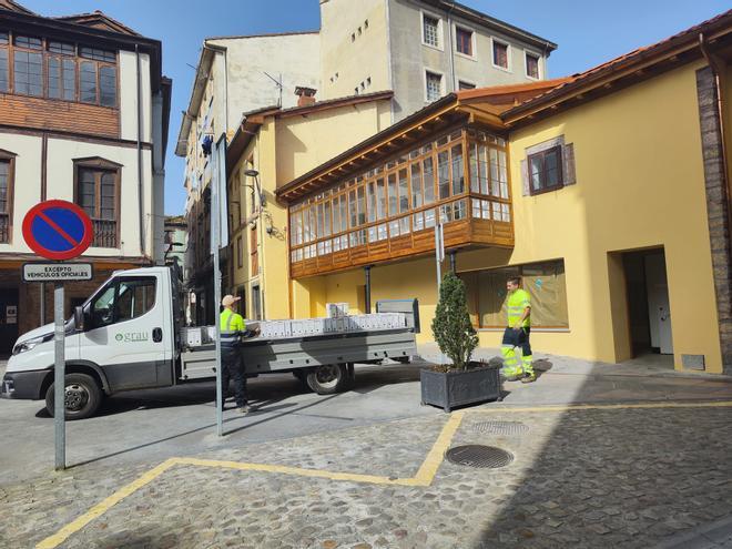 El traslado del Archivo Municipal de Grado, en imágenes.
