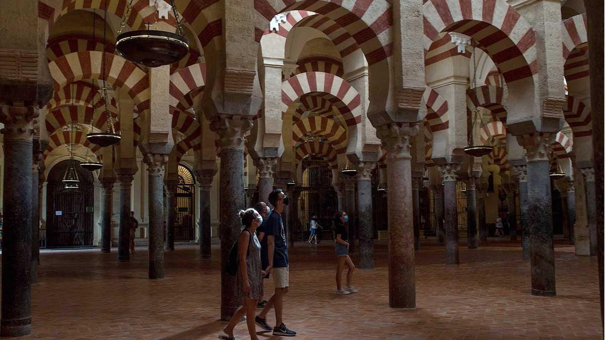 Turistas, de visita en la Mezquita de Córdoba