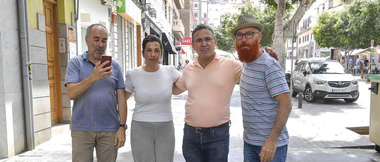 De izquierda a derecha: Germán Páez, Isabel Nuez, Isaías Pérez y José Luis Luzardo el pasado viernes en la capital grancanaria.