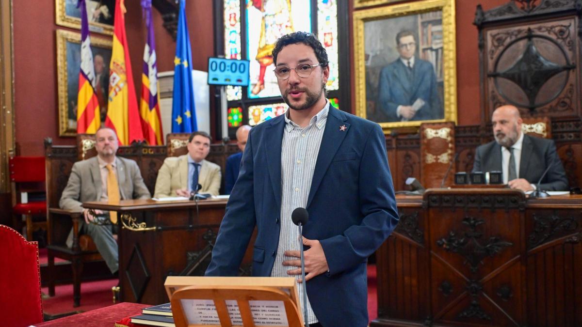 Pepe Martinez toma posesión como regidor del PSOE en Cort.