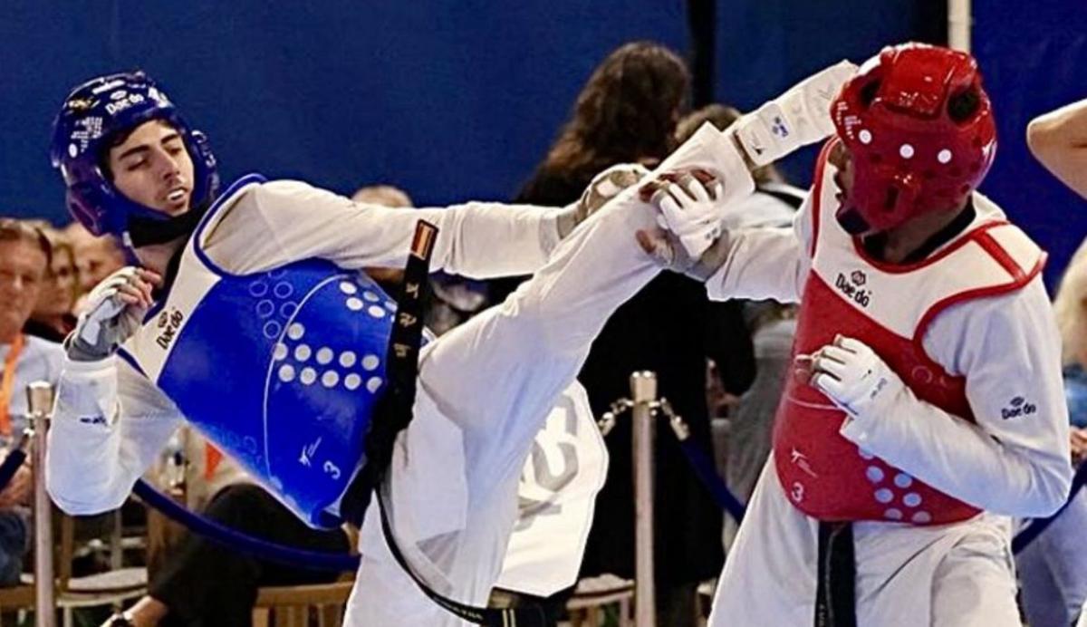 Joan Jorquera, a l’esquerra, en un combat. | EMPORDÀ