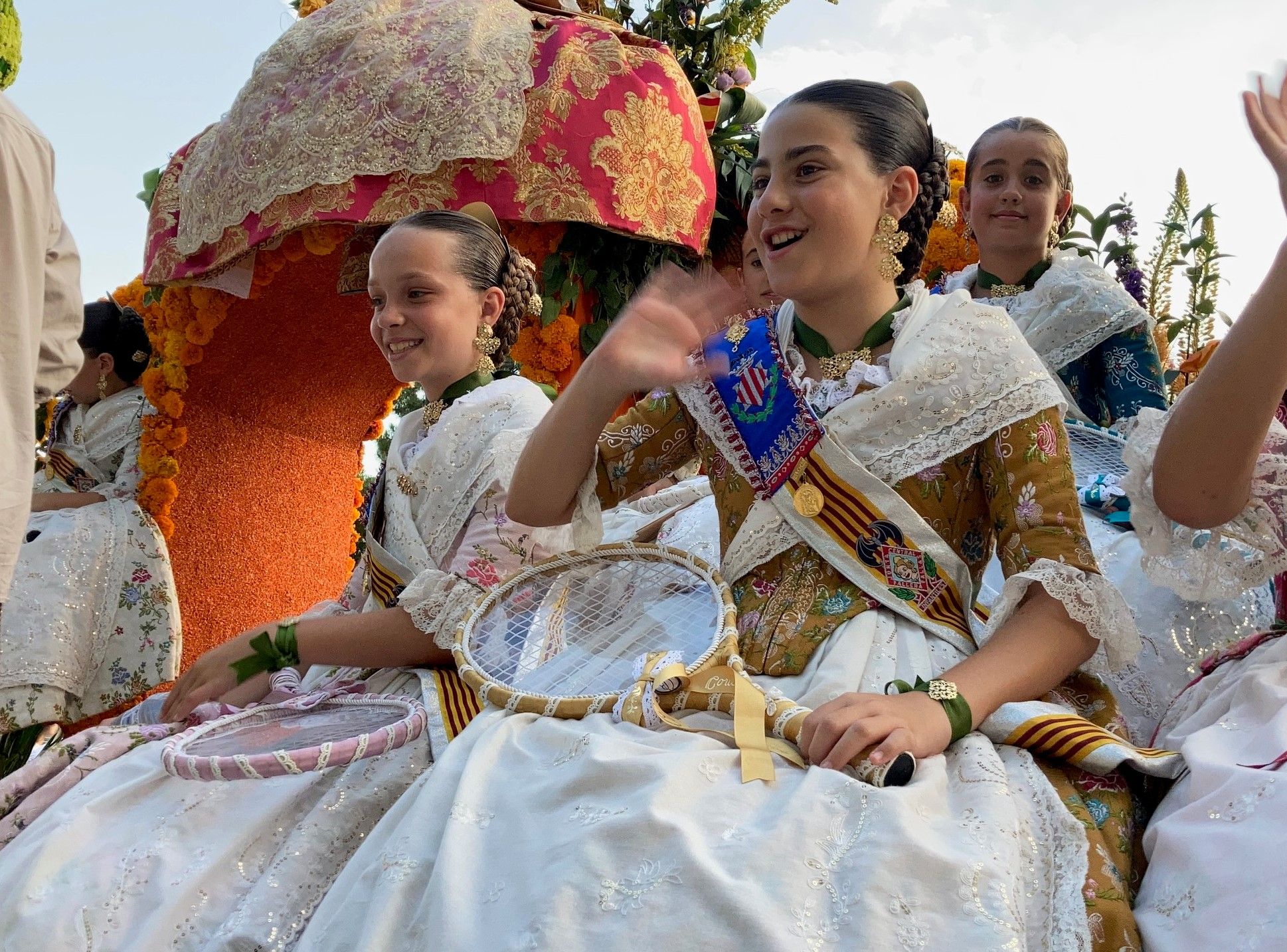 Fin de Feria para Carmen, Nerea y las cortes 2022 en la Batalla de Flores