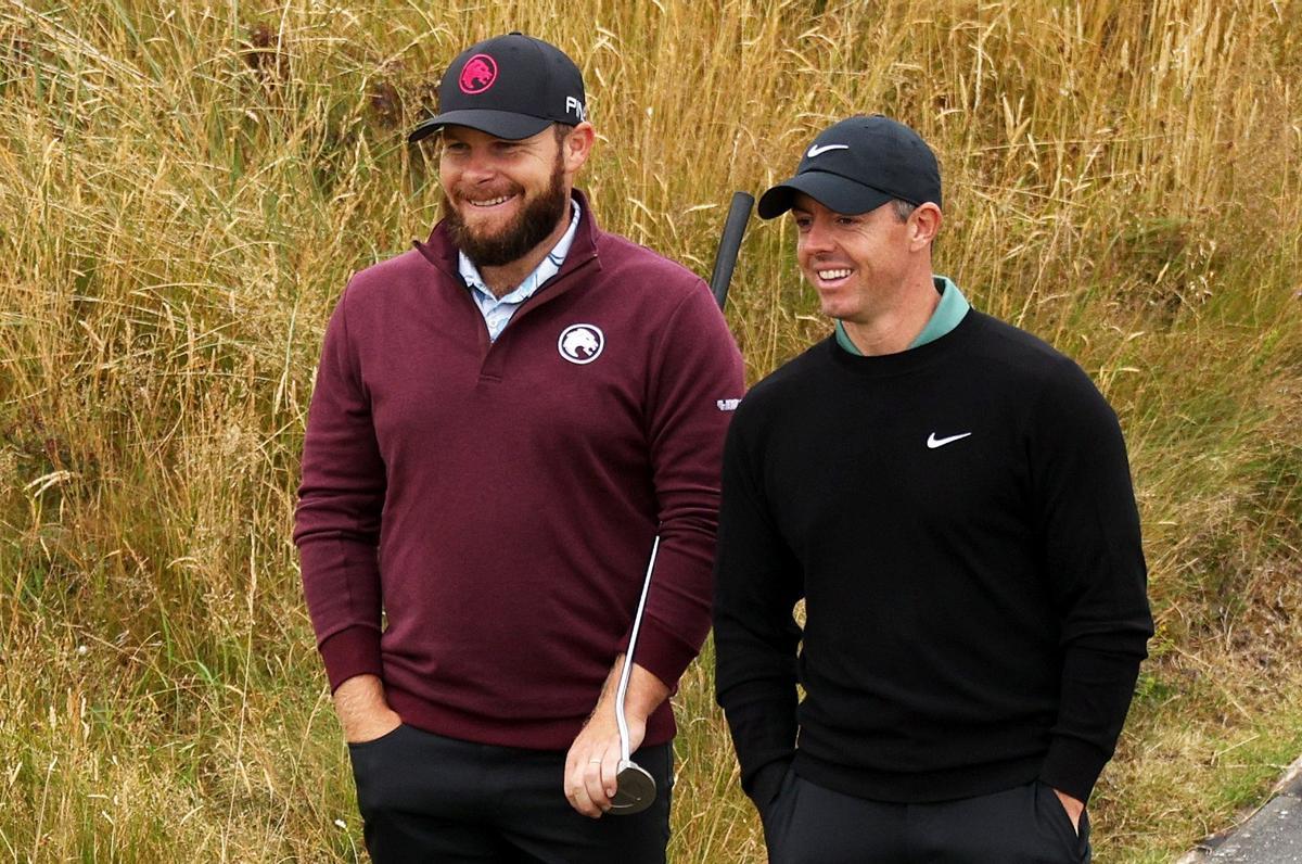 Hatton y McIlroy conversan de manera distendida después de cerrar su vuelta en Dubai