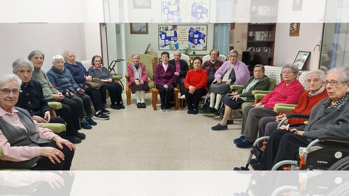 Fotografia recent de les germanes que integren la comunitat de Carmelites de la Caritat-Vedruna que marxarà de Manresa aquest estiu
