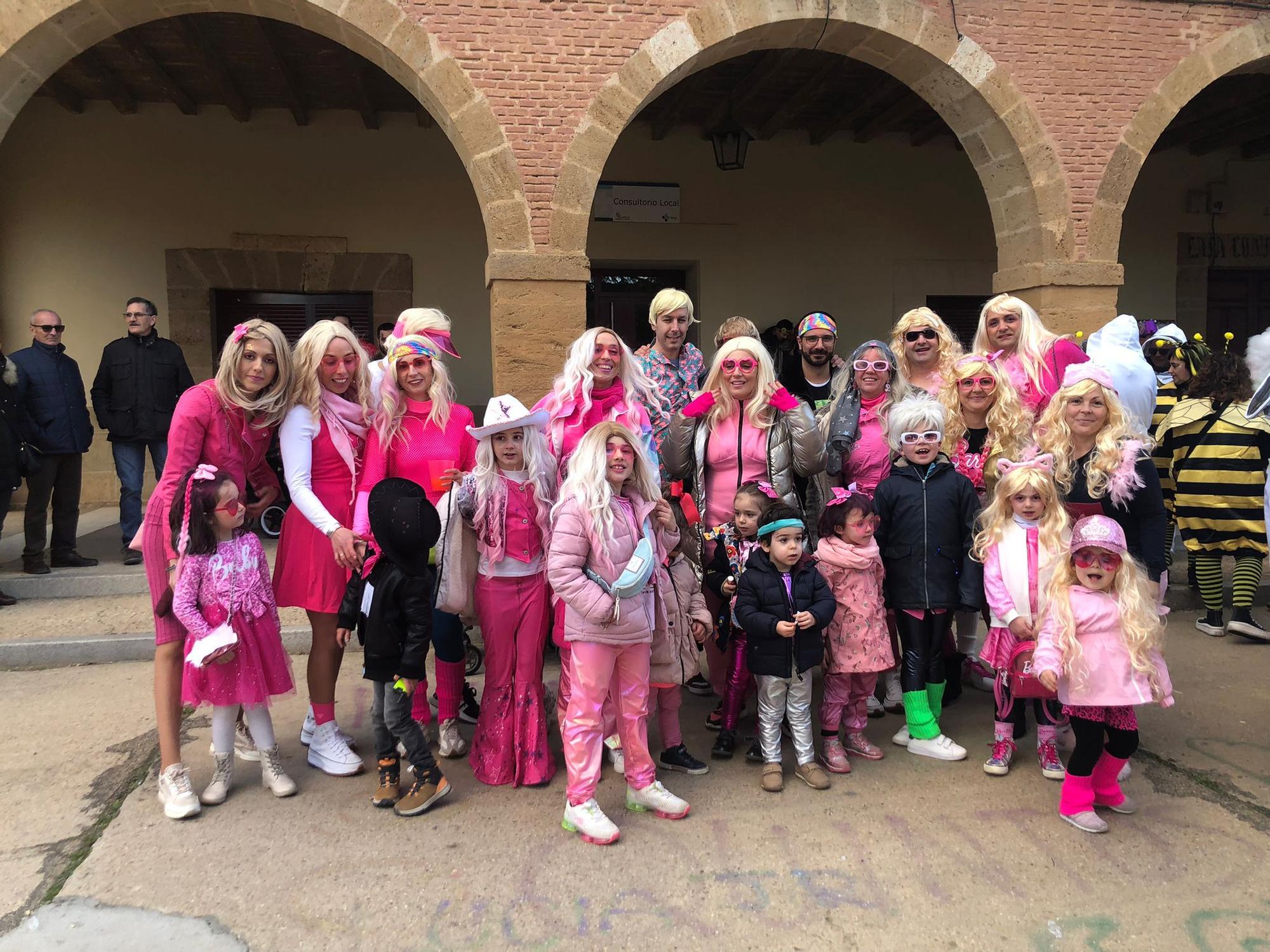 GALERÍA | Villanueva del Campo celebra el Carnaval con un desfile multicolor