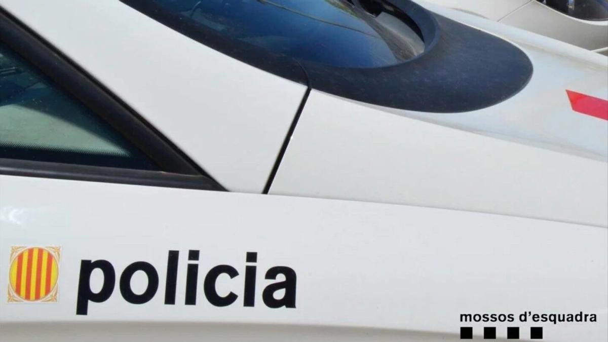 Un vehículo de los Mossos d&#039;Esquadra