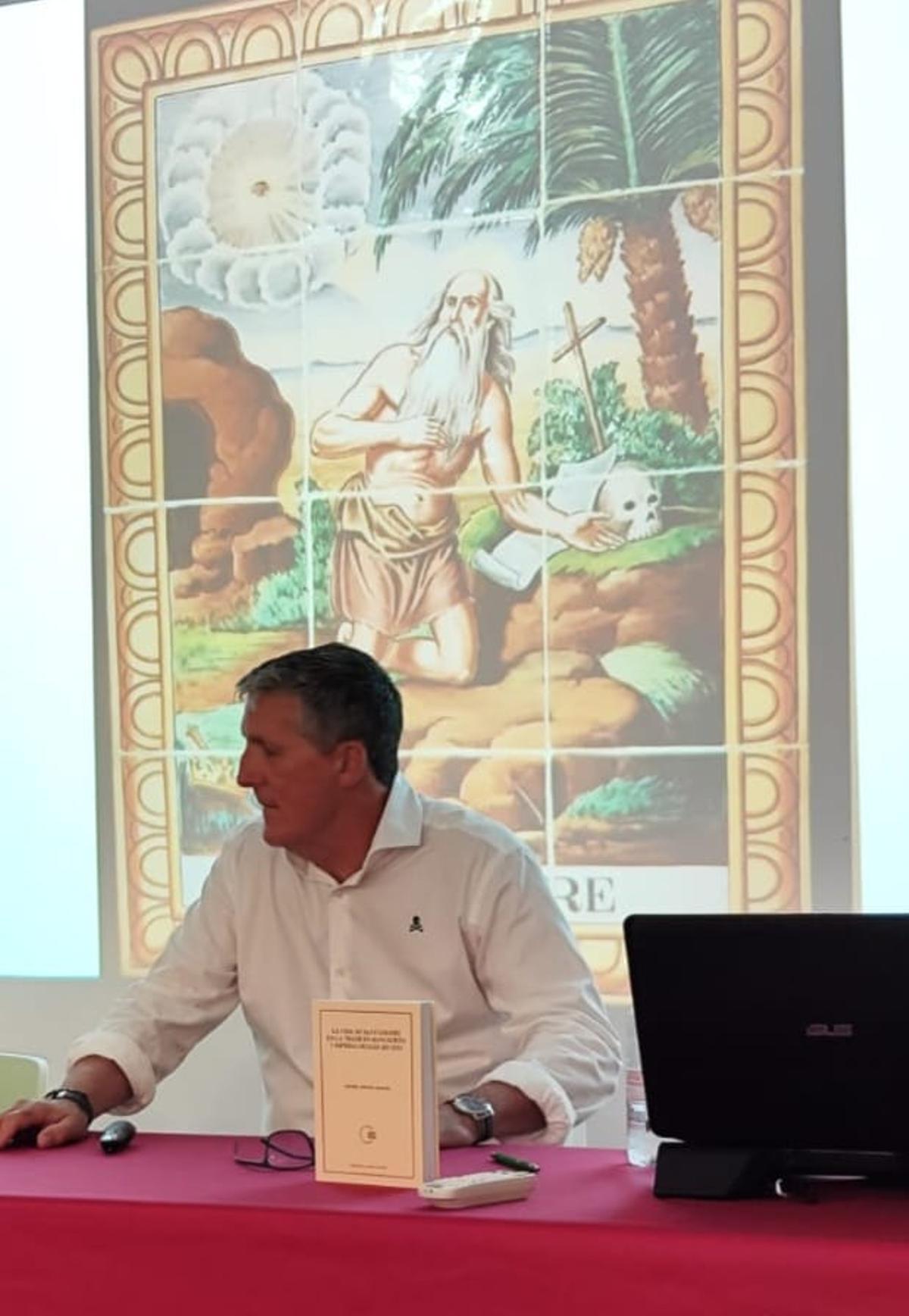 Onofre Espinós presenta su libro sobre San Onofre.