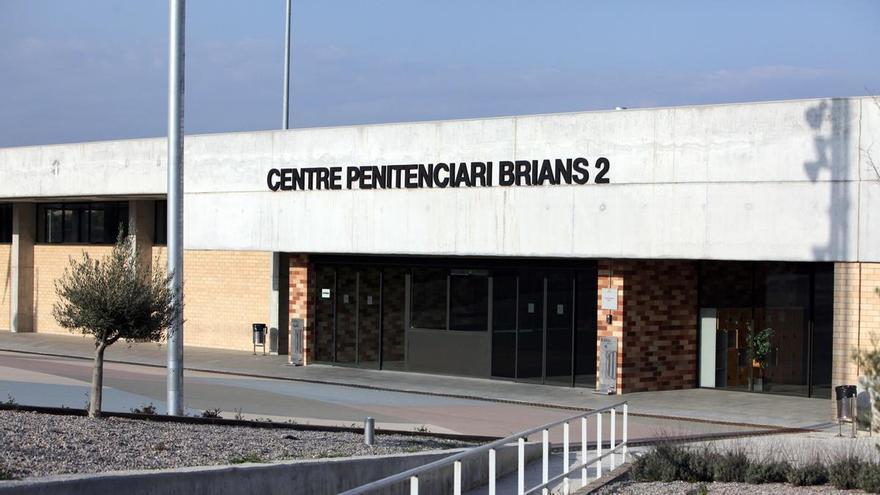 Un intern agredeix dos funcionaris a Brians 2