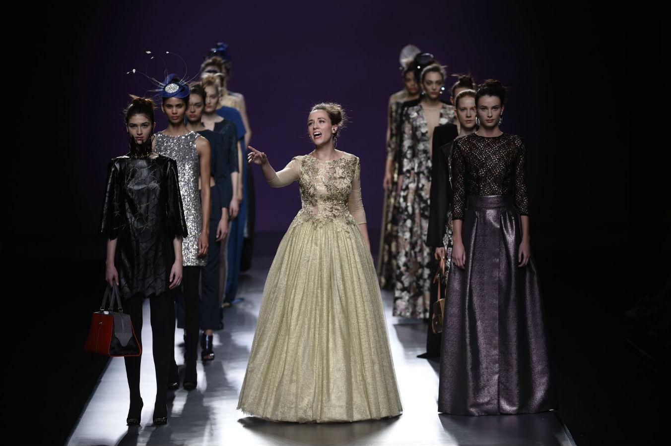 Esther Noriega, O/I 2016-2017, final del desfile.