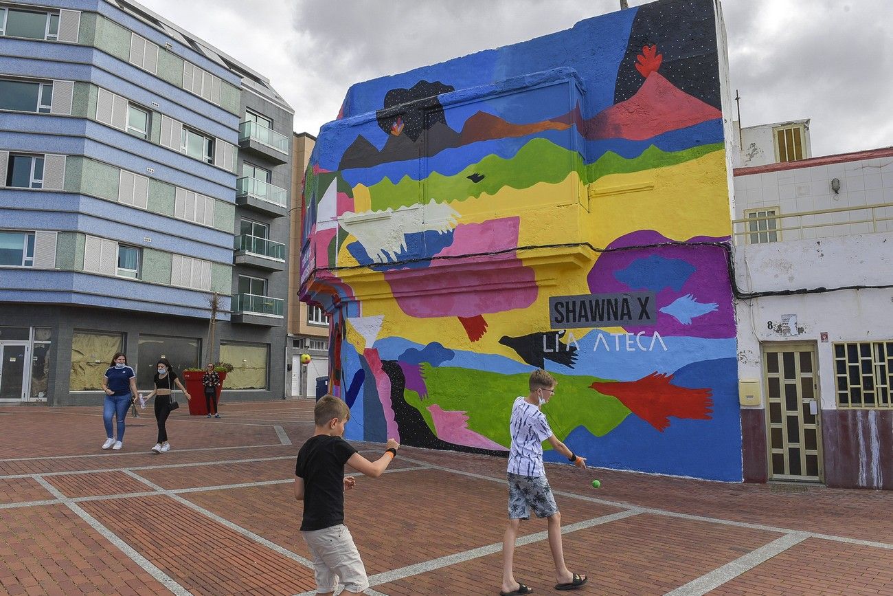 Mural de Lía Ateca en Las Canteras