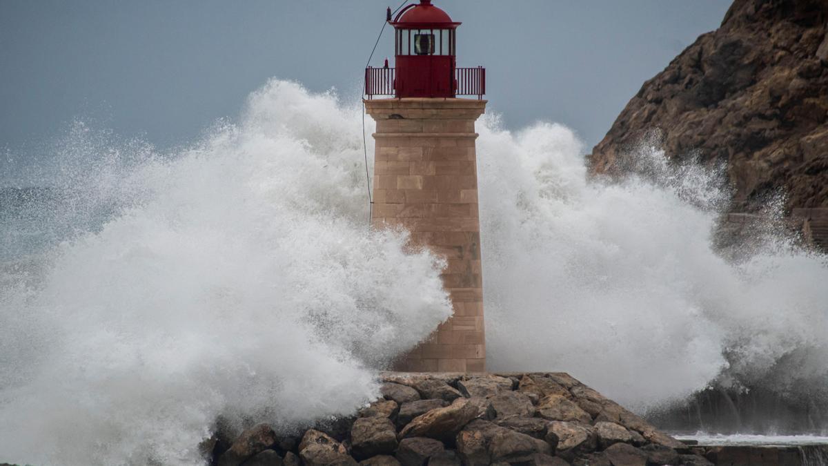 La borrasca Bella provoca grandes destrozos en el Port d'Andratx